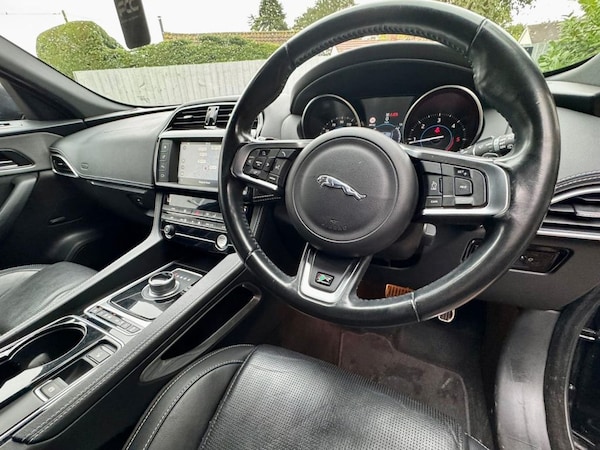 Used Jaguar F-Pace 2016 for sale - 76162867: Photo 48