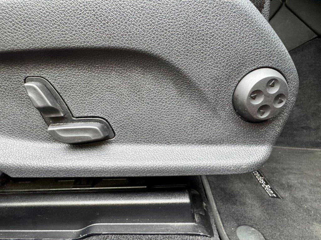 Used Mercedes-Benz GLC 2019 for sale - 76591078: Photo 48