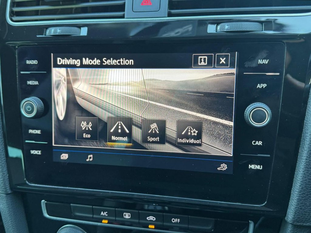 Used Volkswagen Golf 2019 for sale - 77560513: Photo 90