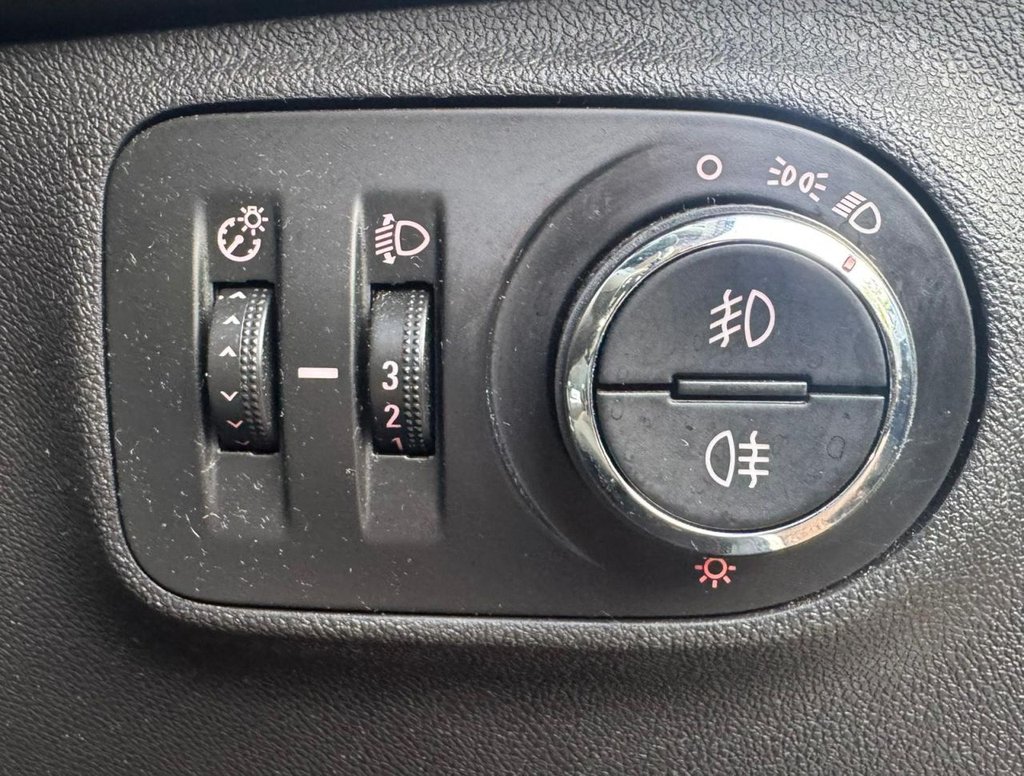 Used Vauxhall Corsa 2015 for sale - 77533932: Photo 83