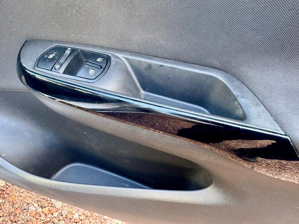Used Vauxhall Corsa 2015 for sale - 77533932: Photo 85