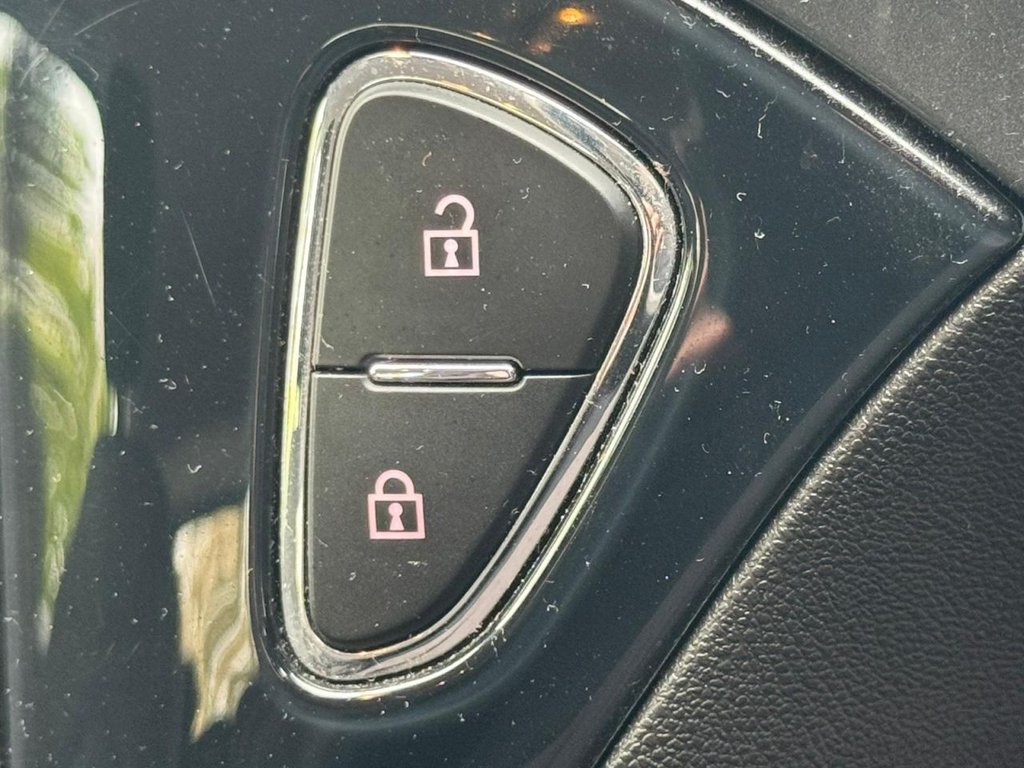 Used Vauxhall Corsa 2015 for sale - 77533932: Photo 97