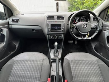 Used Volkswagen Polo 2017 for sale - 76509406: Photo