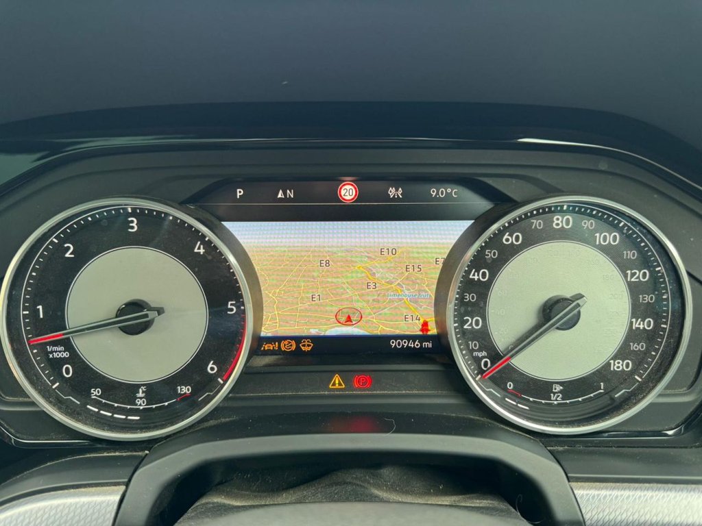 Used Volkswagen Touareg 2018 for sale - 77484976: Photo 65