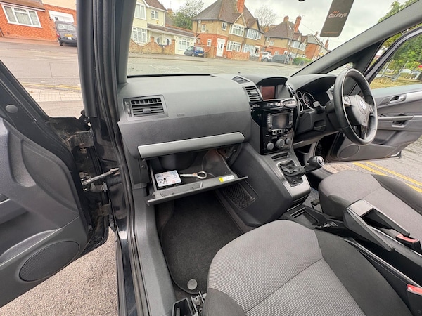 Used Vauxhall Zafira 2013 for sale - 75708488: Photo 32