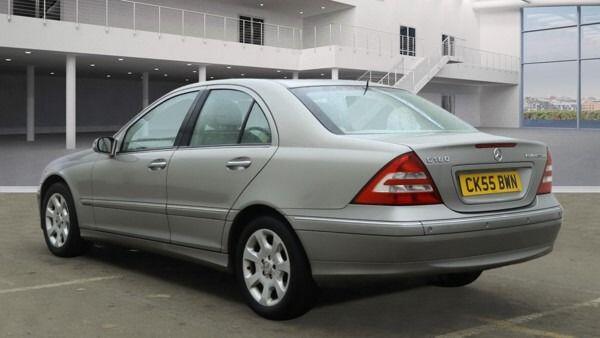 Used Mercedes-Benz C Class 2005 for sale - 77190784: Photo 4