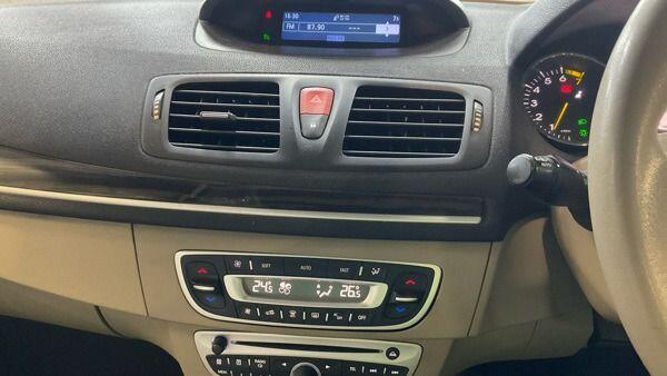 Used Renault Megane 2009 for sale - 77657512: Photo 11