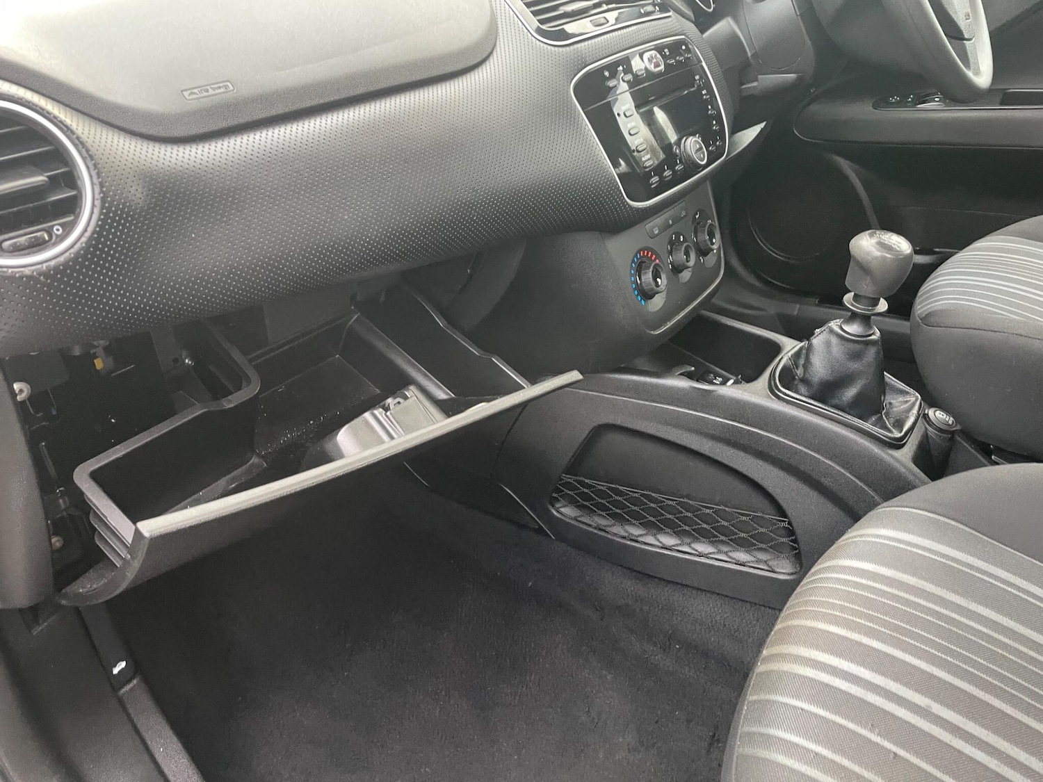 Used Fiat Punto Evo 2011 for sale - 77144189: Photo 21