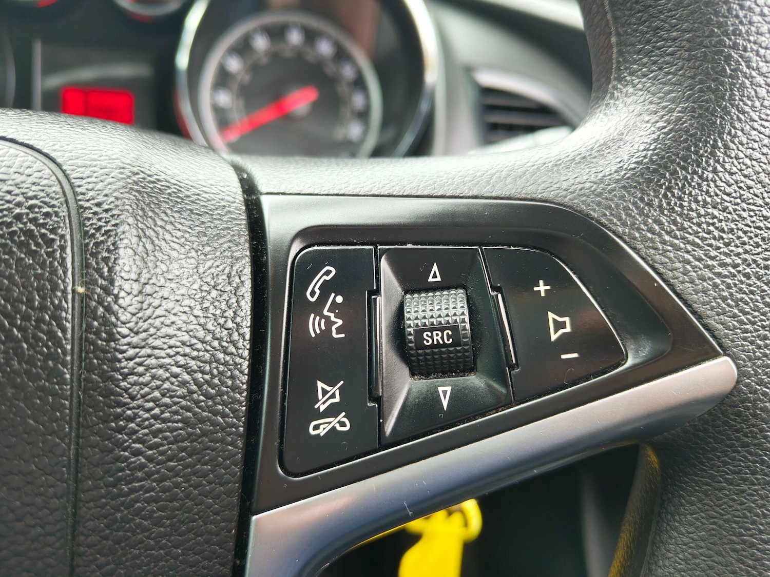 Used Vauxhall Astra 2013 for sale - 76409196: Photo 32