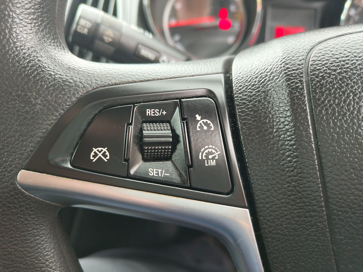 Used Vauxhall Astra 2013 for sale - 76409196: Photo 33