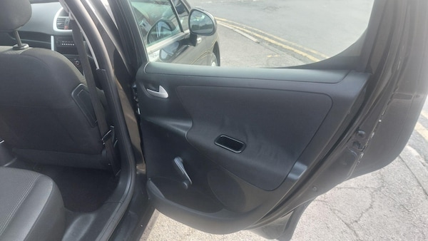 Used Peugeot 207 2012 for sale - 76314265: Photo 17