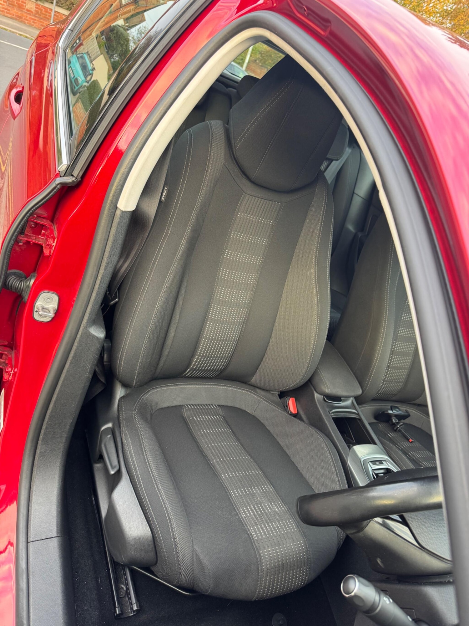 Used Peugeot 308 2015 for sale - 76472438: Photo 29