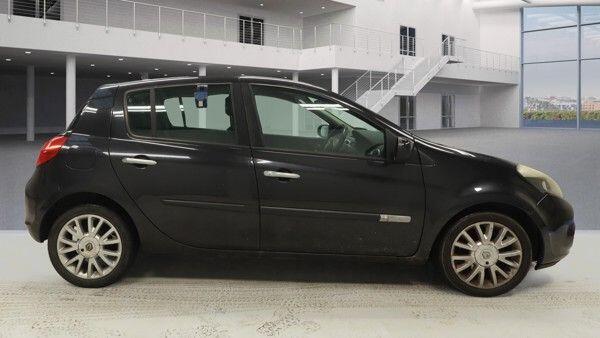 Used Renault Clio 2011 for sale - 77314836: Photo 10