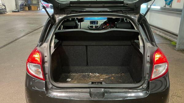 Used Renault Clio 2011 for sale - 77314836: Photo 15