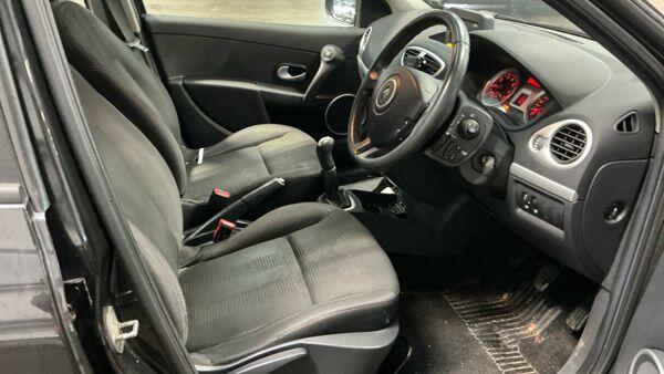 Used Renault Clio 2011 for sale - 77314836: Photo 18