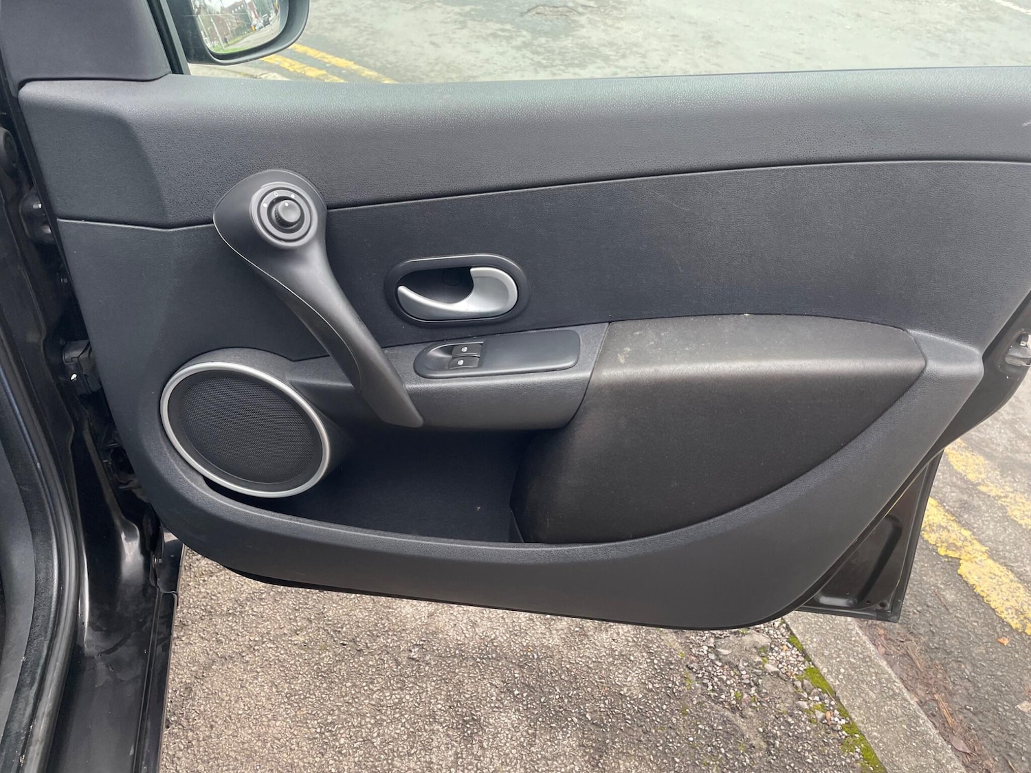 Used Renault Clio 2011 for sale - 77314836: Photo 44