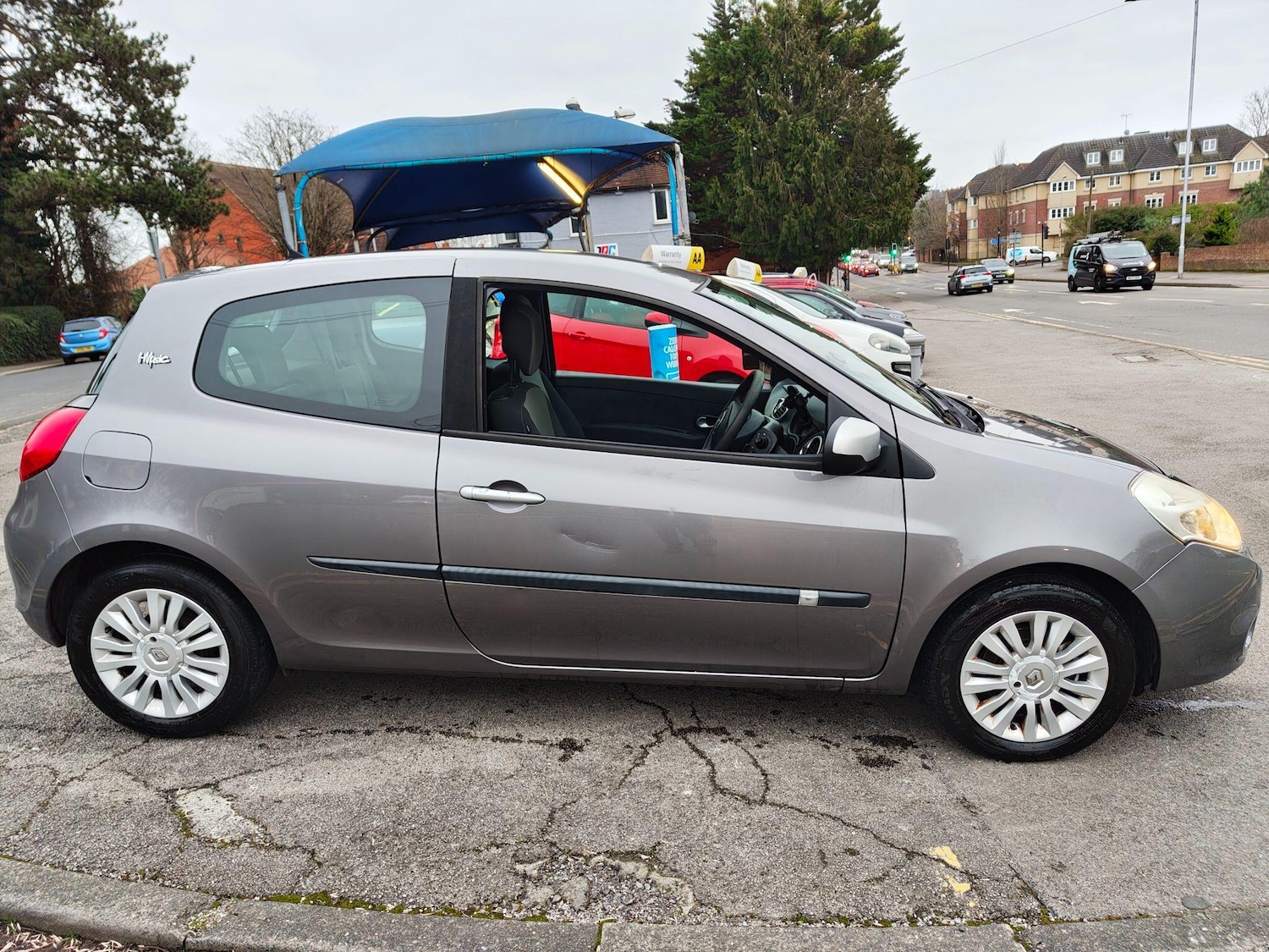 Used Renault Clio 2010 for sale - 77598305: Photo 12
