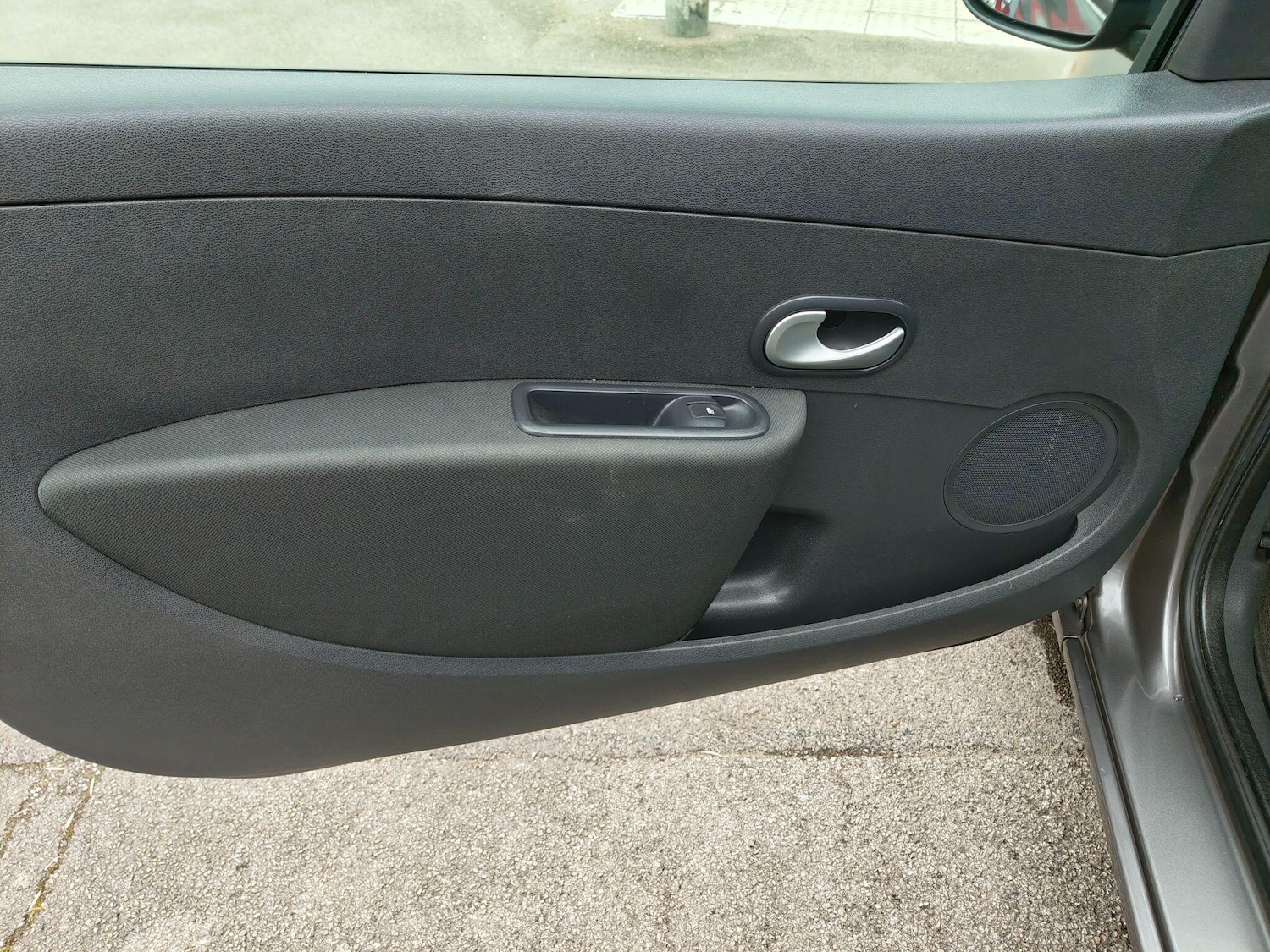 Used Renault Clio 2010 for sale - 77598305: Photo 32