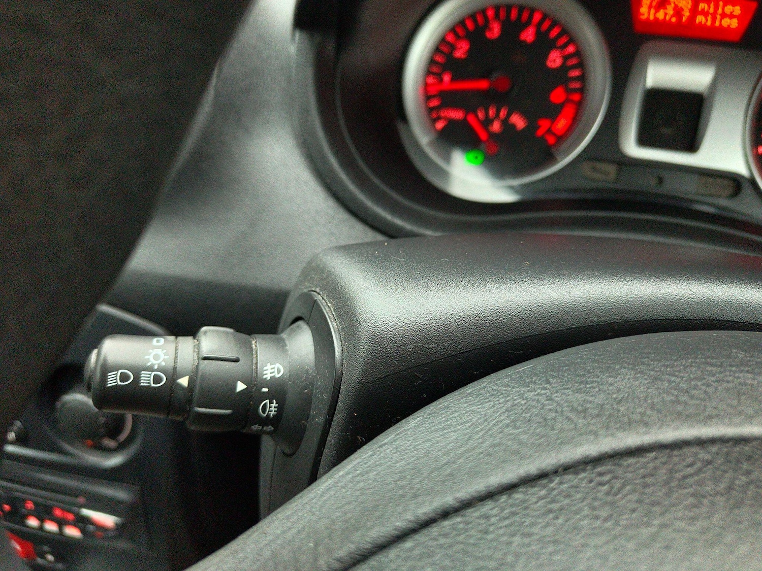 Used Renault Clio 2010 for sale - 77598305: Photo 44