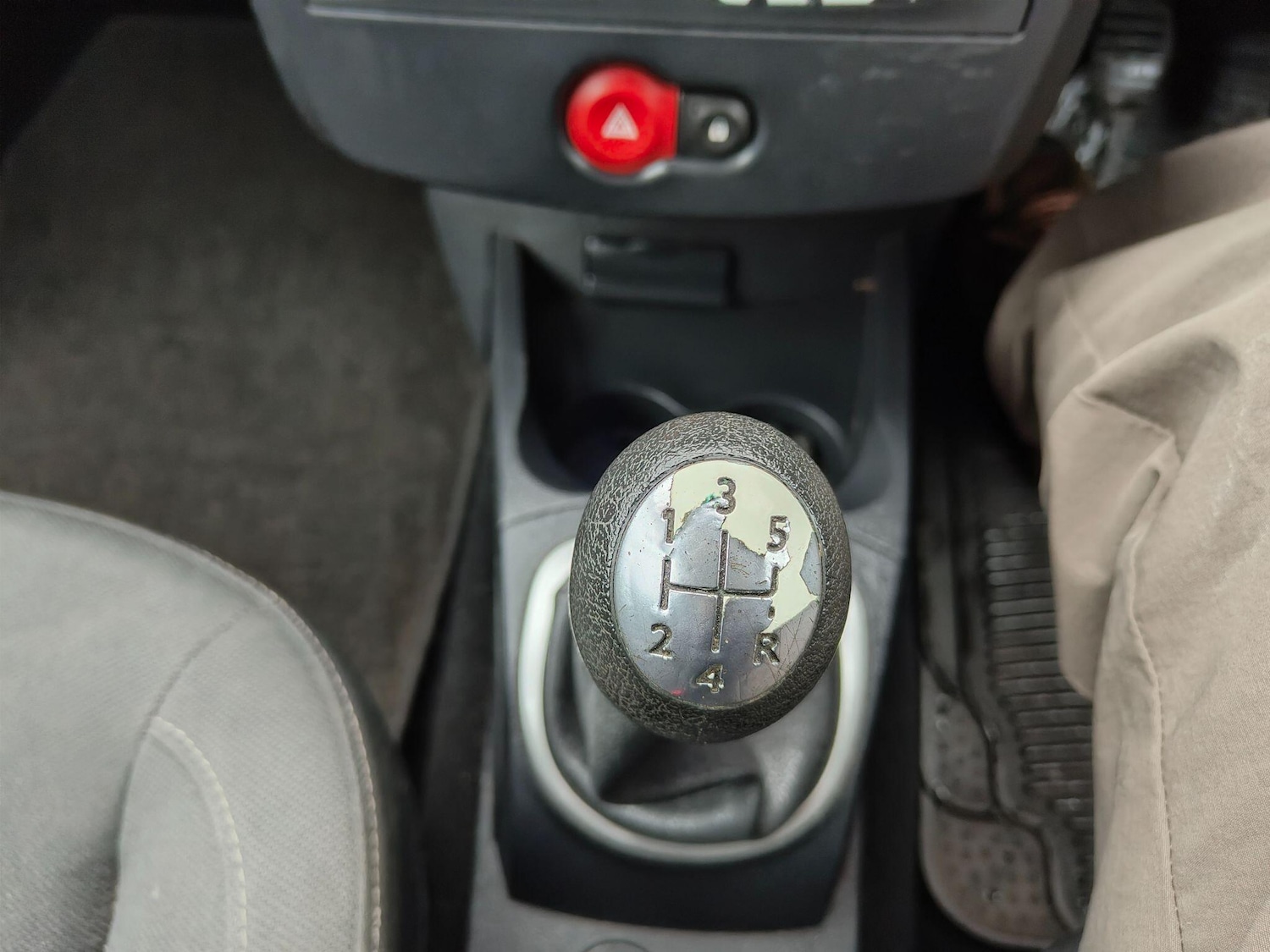 Used Renault Clio 2010 for sale - 77598305: Photo 49