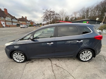 Used Kia Carens 2015 for sale - 77040490: Photo