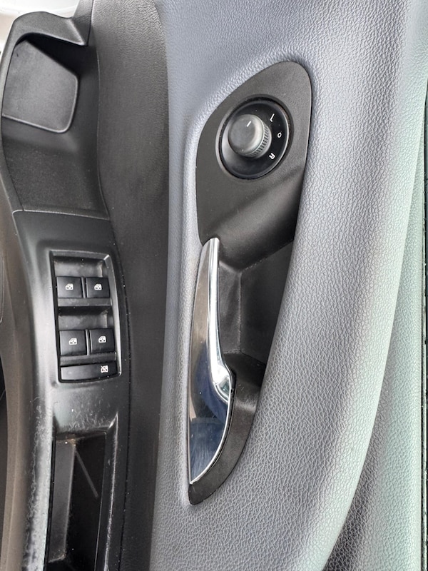 Used Vauxhall Meriva 2010 for sale - 76060775: Photo 44