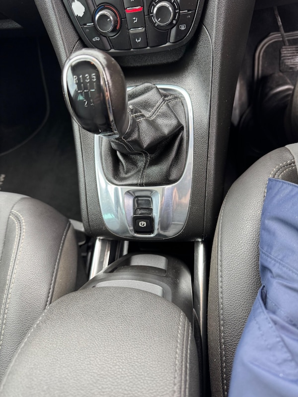Used Vauxhall Meriva 2010 for sale - 76060775: Photo 52