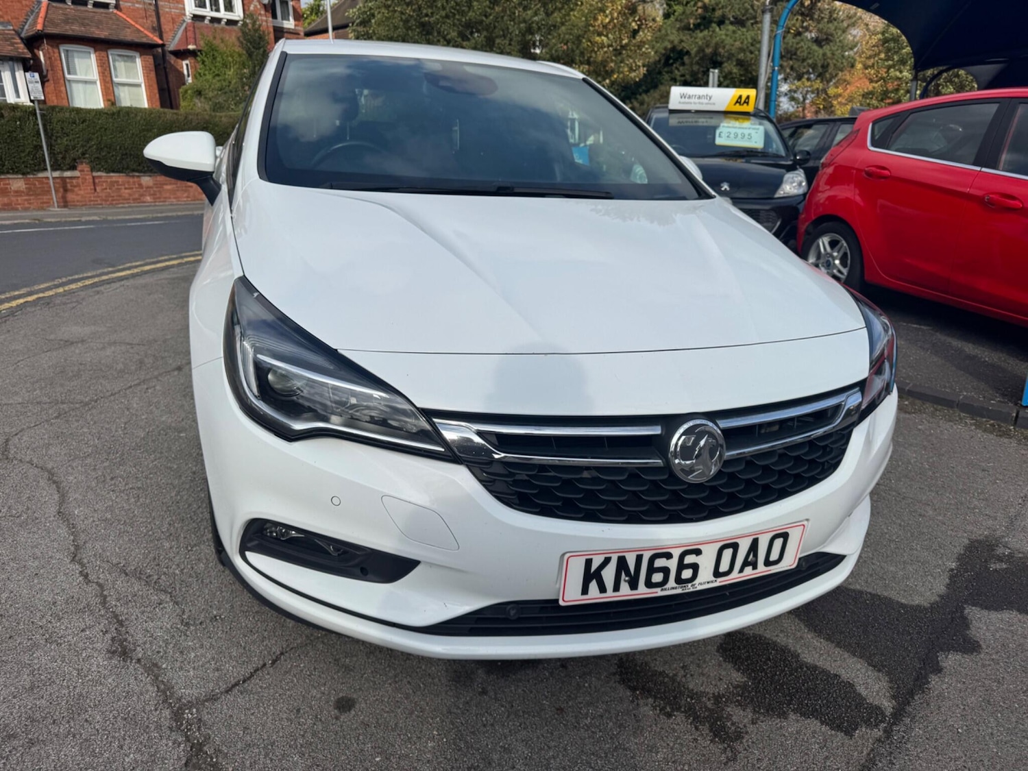 Used Vauxhall Astra 2016 for sale - 76042469: Photo 2