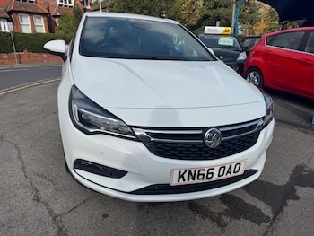 Used Vauxhall Astra 2016 for sale - 76042469: Photo 2
