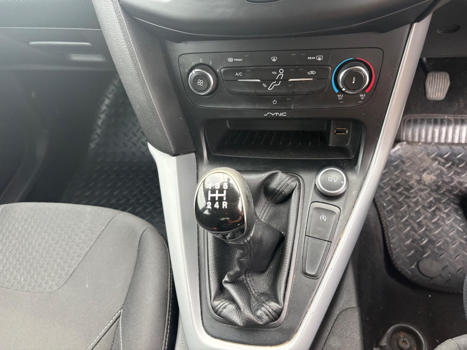 Used Ford Focus 2015 for sale - 76701154: Photo 28