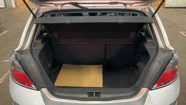 Used Vauxhall Astra 2010 for sale - 77144438: Photo 14