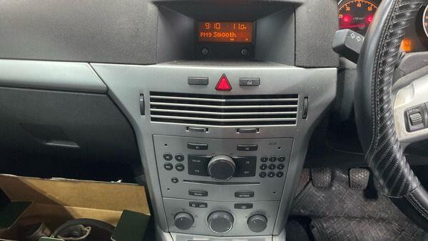 Used Vauxhall Astra 2010 for sale - 77144438: Photo 23