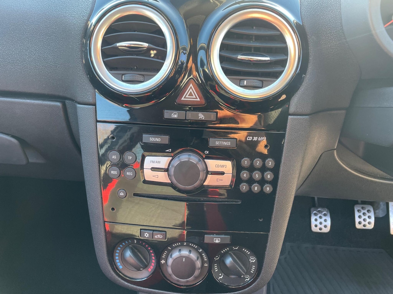 Used Vauxhall Corsa 2012 for sale - 77330343: Photo 16