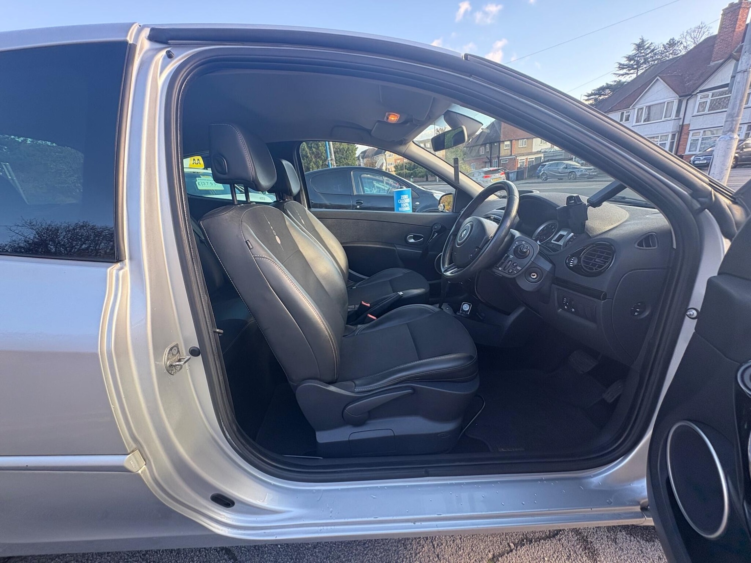 Used Renault Clio 2012 for sale - 76512731: Photo 23