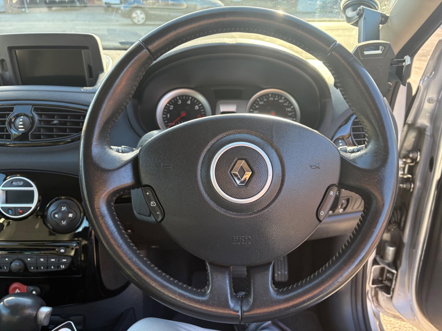 Used Renault Clio 2012 for sale - 76512731: Photo 50