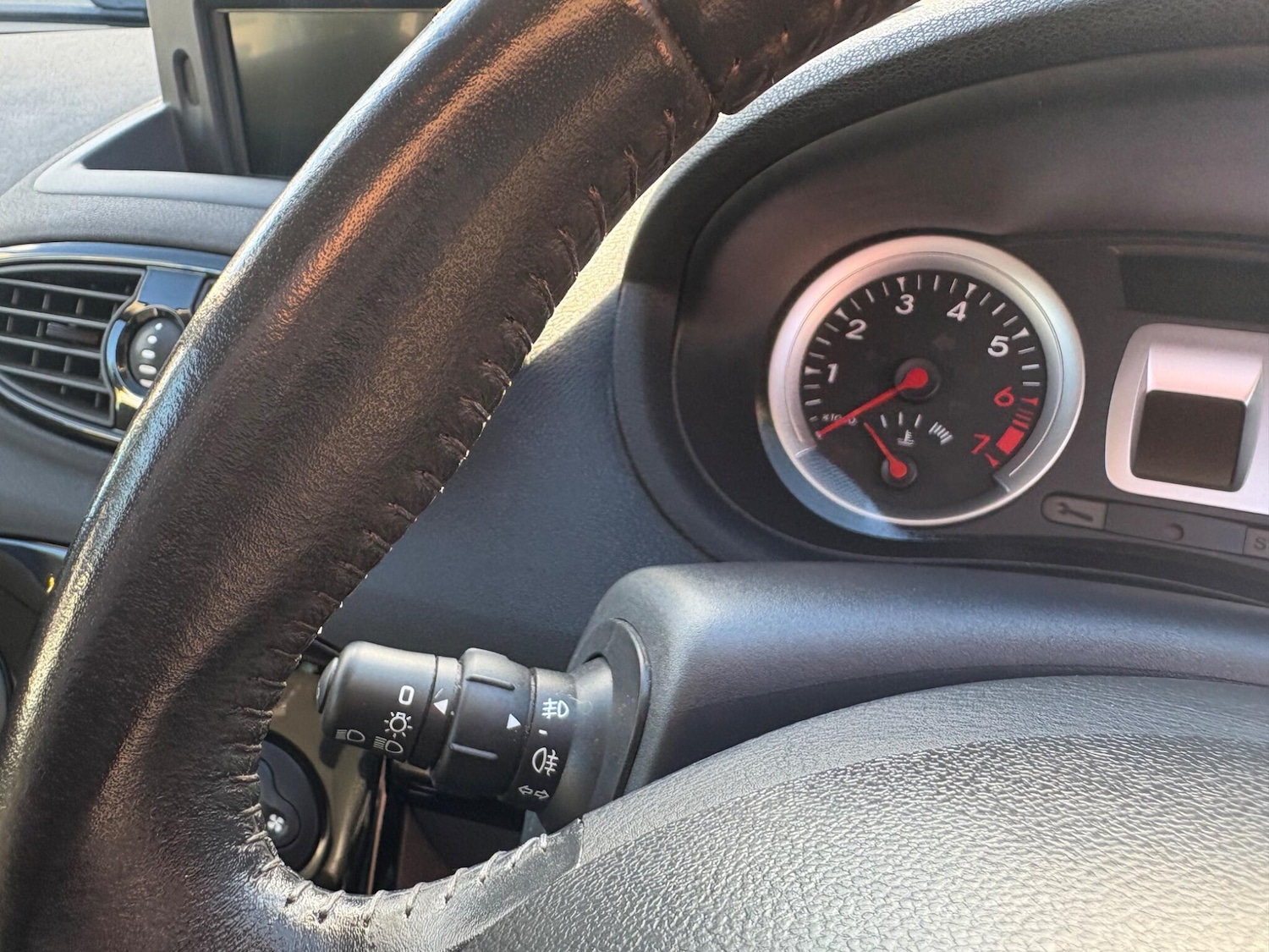 Used Renault Clio 2012 for sale - 76512731: Photo 72