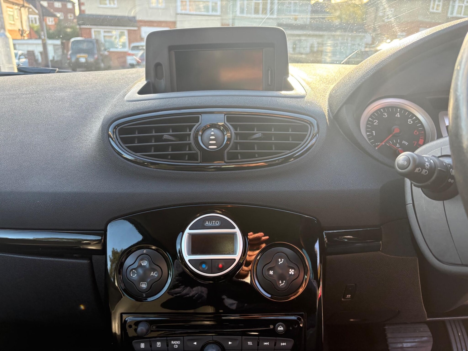 Used Renault Clio 2012 for sale - 76512731: Photo 73