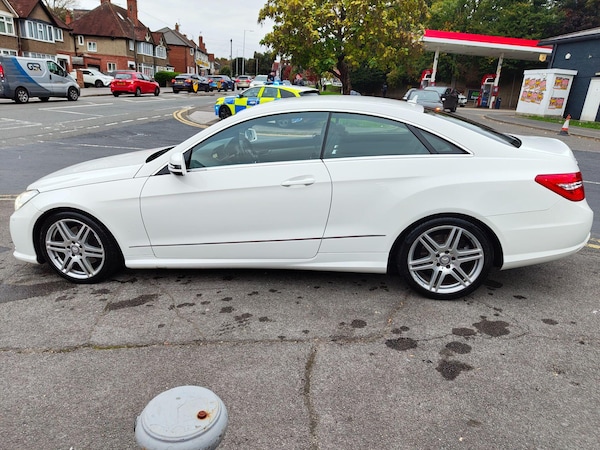 Used Mercedes-Benz E-Class 2012 for sale - 76238983: Photo 11