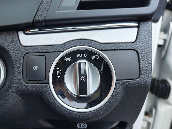Used Mercedes-Benz E-Class 2012 for sale - 76238983: Photo 40