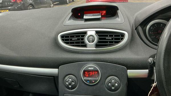 Used Renault Clio 2006 for sale - 77314835: Photo 18
