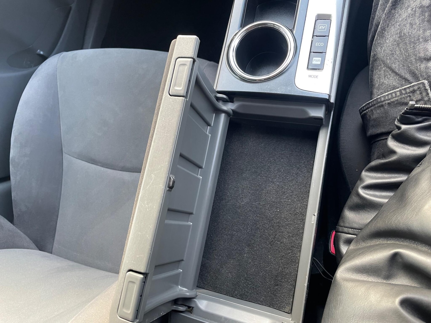 Used Toyota Prius 2019 for sale - 77120600: Photo 63