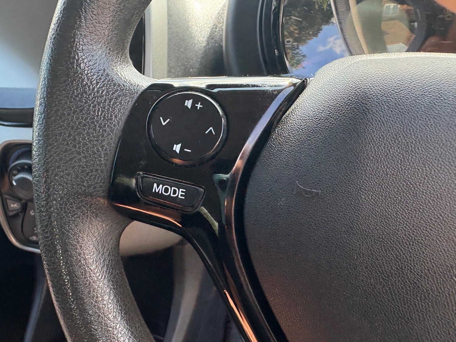 Used Peugeot 108 2015 for sale - 77016846: Photo 36