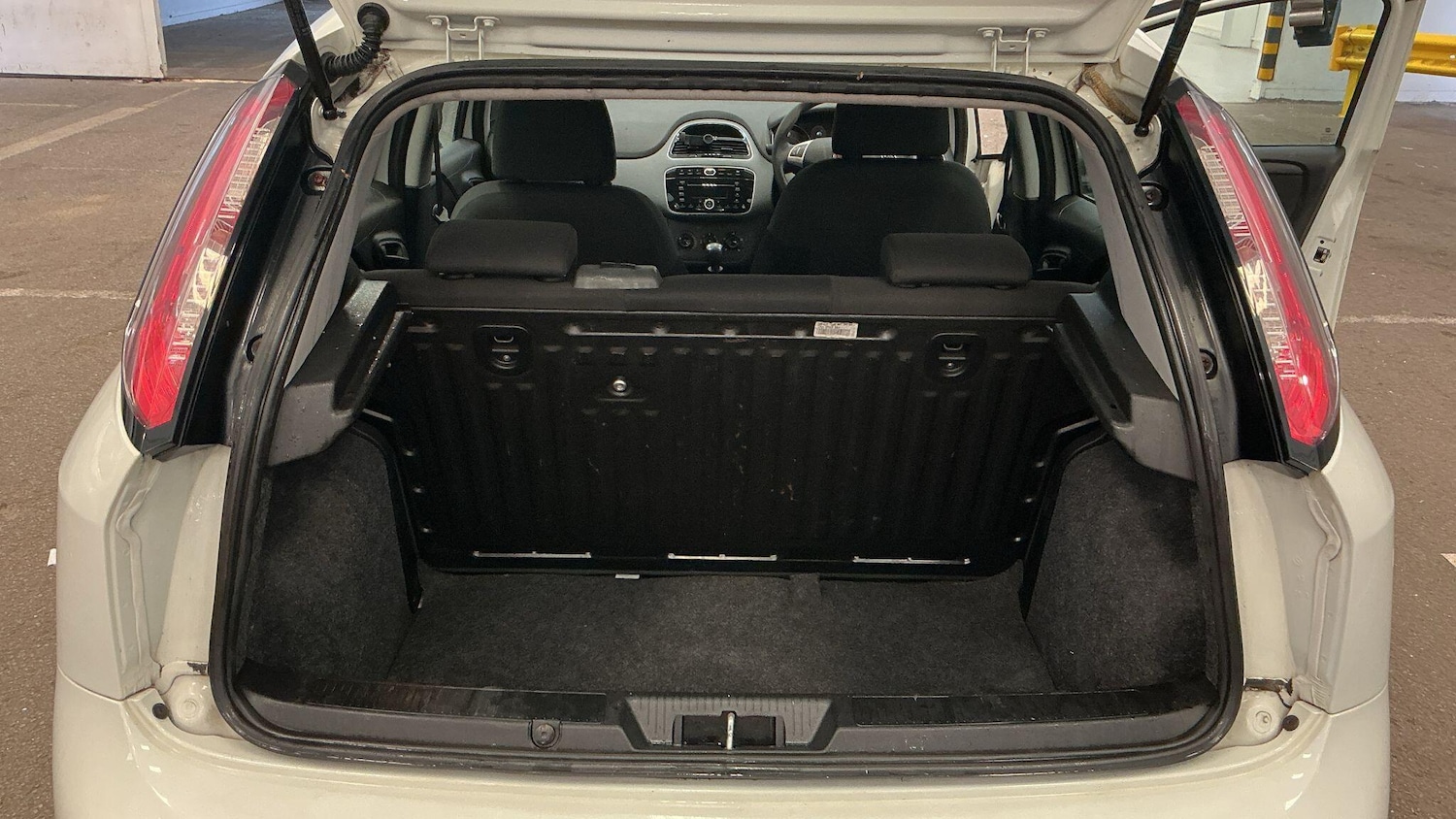 Used Fiat Punto Evo 2010 for sale - 76378090: Photo 38