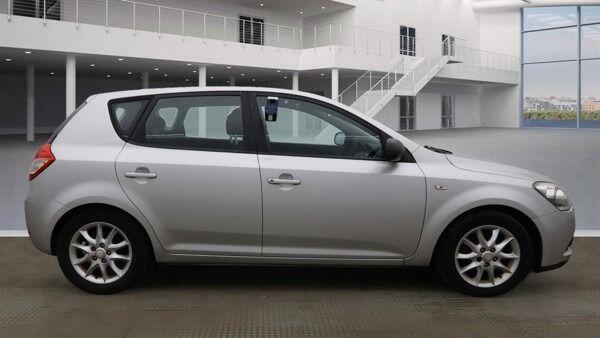 Used Kia Ceed 2010 for sale - 76561584: Photo 17