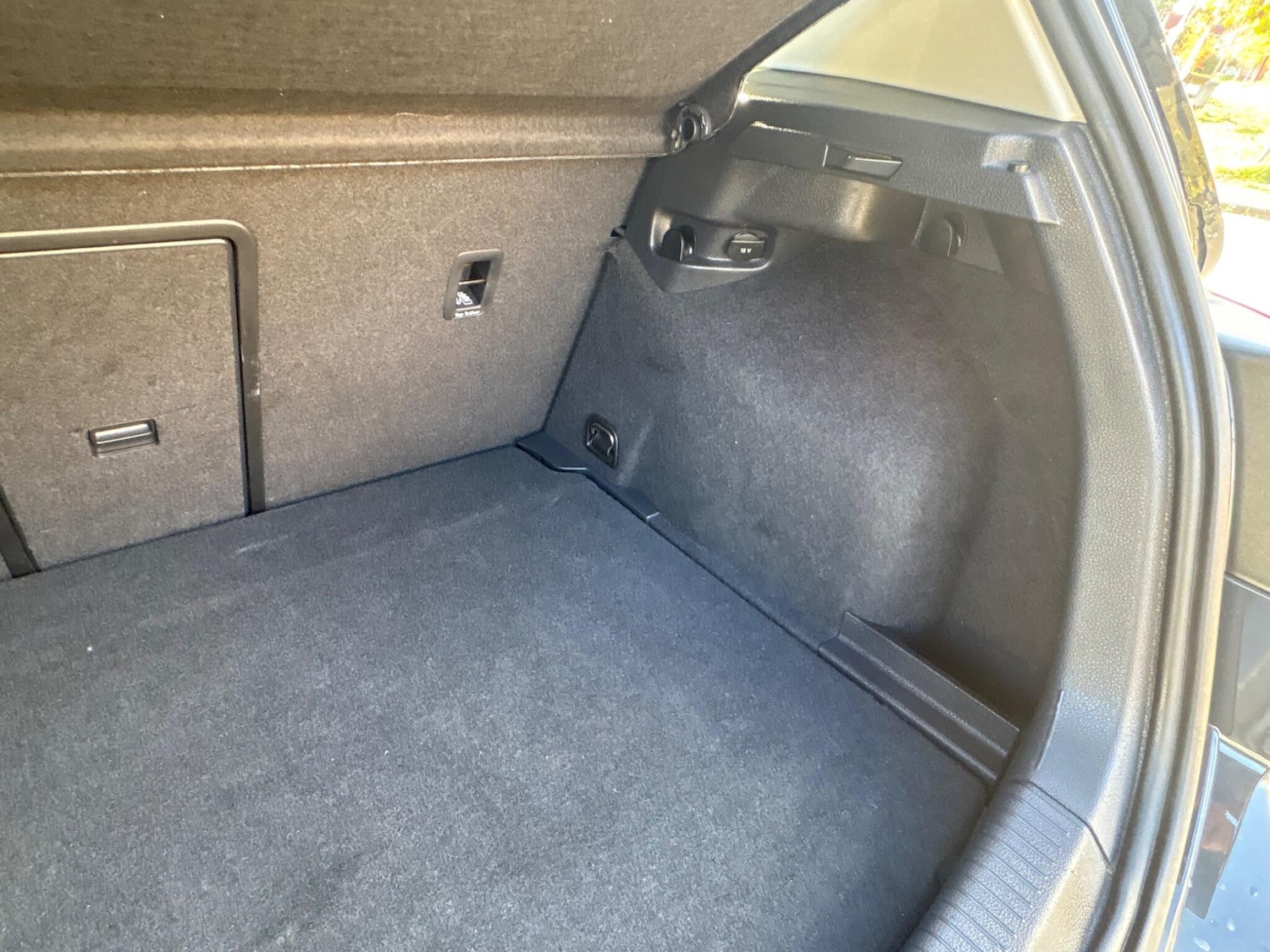 Used Volkswagen Golf 2014 for sale - 76370161: Photo 85