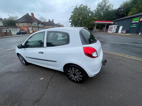 Used Renault Clio 2009 for sale - 74837765: Photo 15