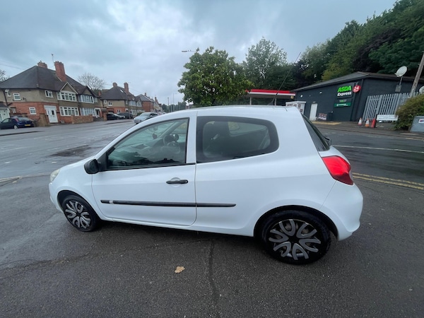 Used Renault Clio 2009 for sale - 74837765: Photo 16