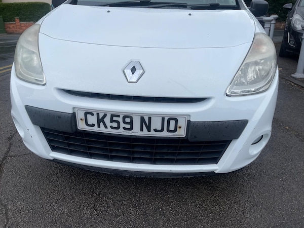 Used Renault Clio 2009 for sale - 74837765: Photo 2