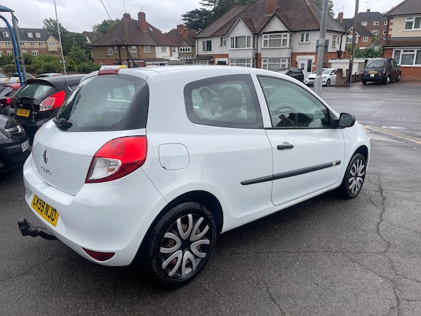 Used Renault Clio 2009 for sale - 74837765: Photo 31