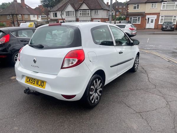 Used Renault Clio 2009 for sale - 74837765: Photo 32